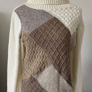 Brown horse sweater. Size M. 100% cotton